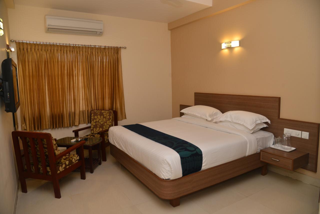 Sri Balaji Hotels Tiruchengodu エクステリア 写真