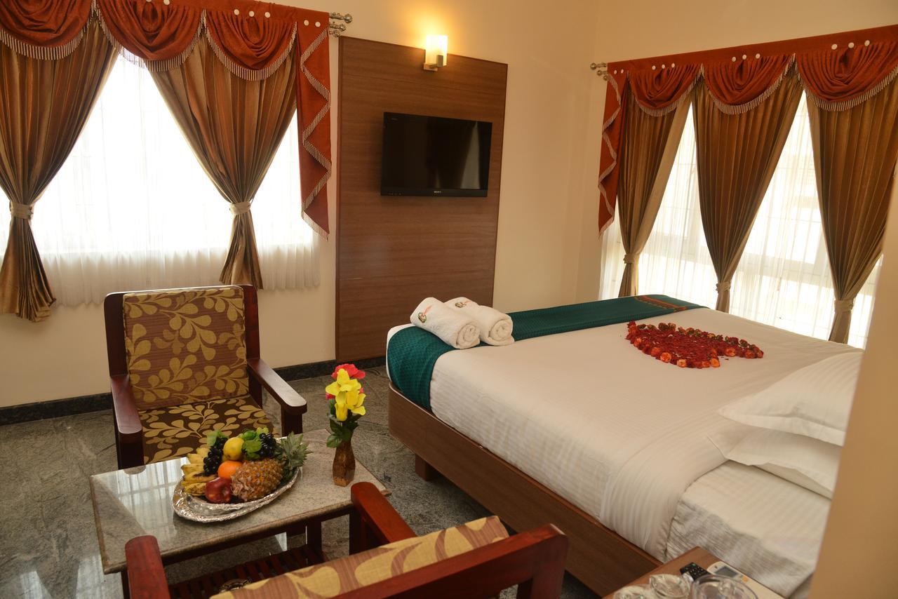 Sri Balaji Hotels Tiruchengodu エクステリア 写真